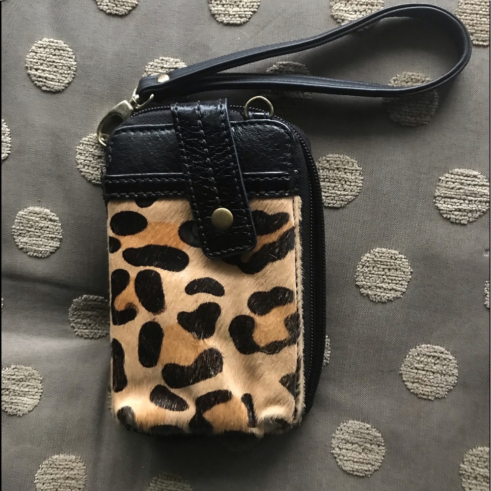 Wristlet wallet. The Sak
